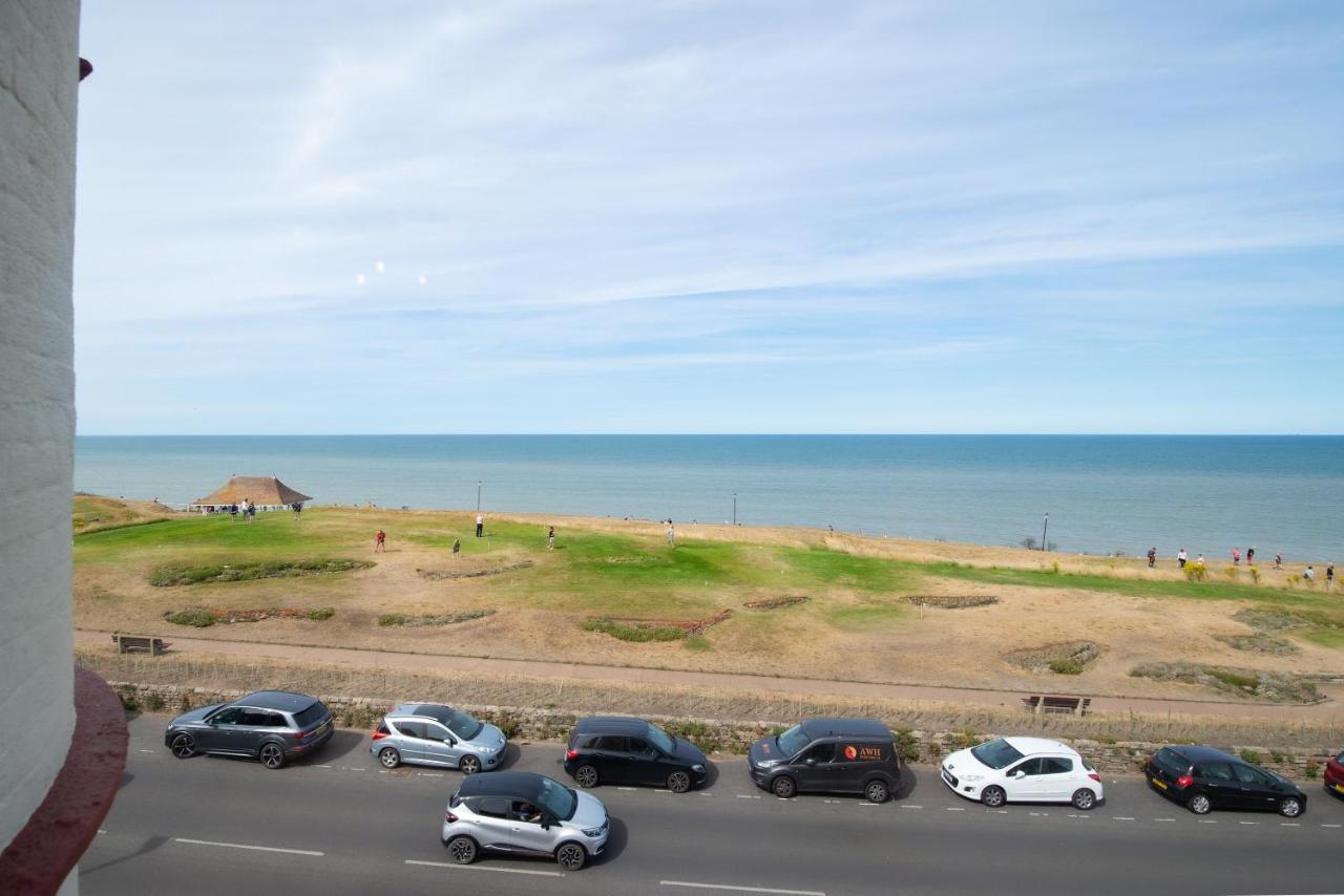 Cliftonville Hotel Cromer Exterior foto
